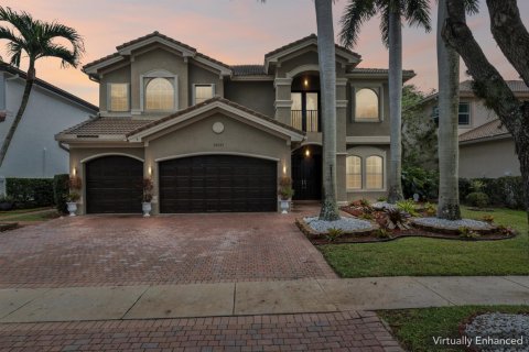 House in Boynton Beach, Florida 5 bedrooms, 378.76 sq.m. № 2421317