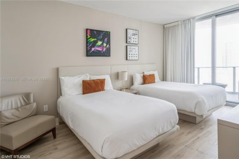 Condo in Hollywood, Florida, 2 bedrooms № 1976847 - photo 4