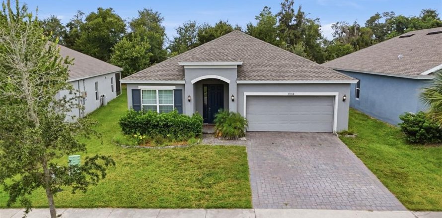 Casa en DeLand, Florida 4 dormitorios, 195.09 m2 № 2386613