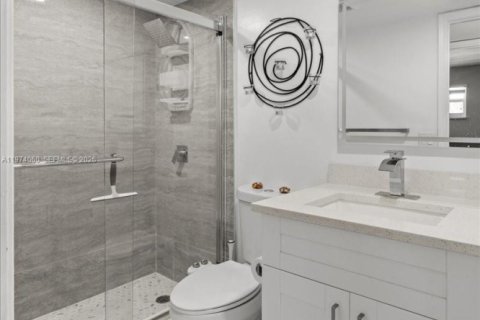 Condo in Pembroke Pines, Florida, 2 bedrooms  № 2033707 - photo 28