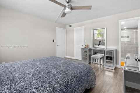 Condo in Pembroke Pines, Florida, 2 bedrooms  № 2033707 - photo 22