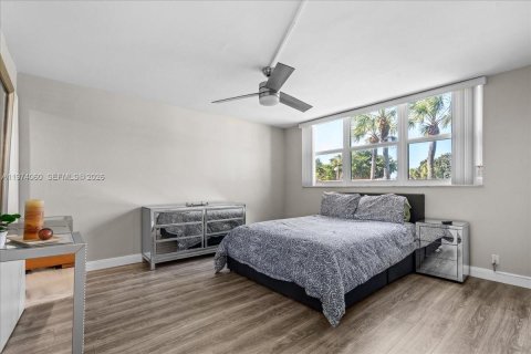 Condo in Pembroke Pines, Florida, 2 bedrooms  № 2033707 - photo 20