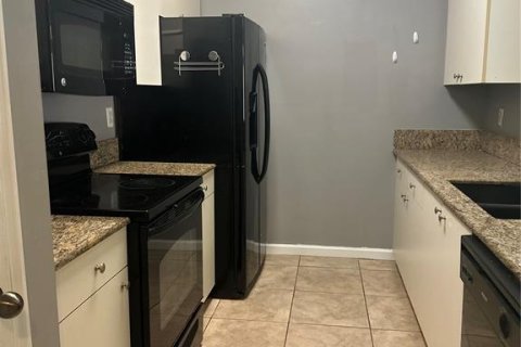 Condo in Orlando, Florida, 2 bedrooms  № 1866688 - photo 10