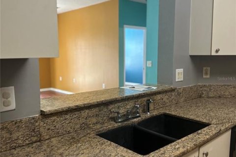 Condo in Orlando, Florida, 2 bedrooms  № 1866688 - photo 12