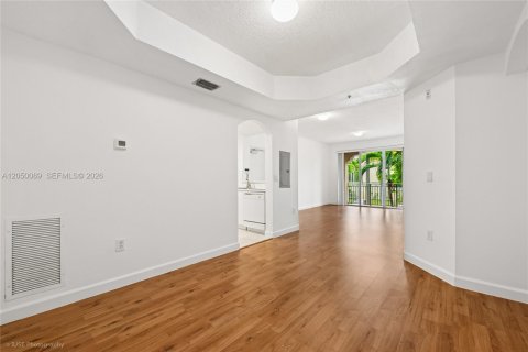 Condo in Doral, Florida, 2 bedrooms № 2176885 - photo 3