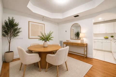Condo in Doral, Florida, 2 bedrooms № 2176885 - photo 5