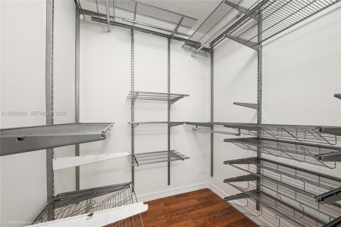 Condo in Doral, Florida, 2 bedrooms № 2176885 - photo 12