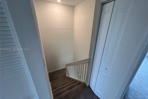 Touwnhouse à louer à Miami, Floride: 3 chambres, 138.33 m2 № 2046155 - photo 13