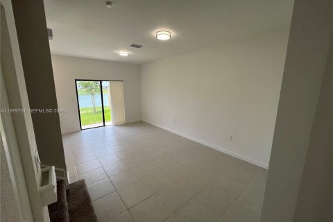 Touwnhouse à louer à Miami, Floride: 3 chambres, 138.33 m2 № 2046155 - photo 7