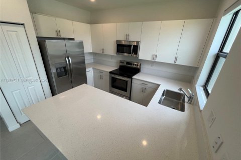 Touwnhouse à louer à Miami, Floride: 3 chambres, 138.33 m2 № 2046155 - photo 10