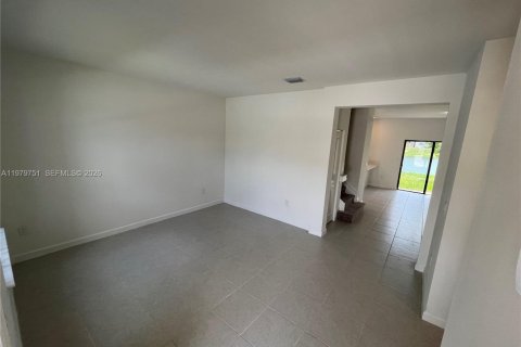 Touwnhouse à louer à Miami, Floride: 3 chambres, 138.33 m2 № 2046155 - photo 4