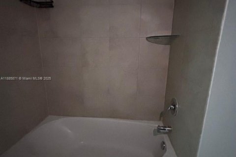 Adosado en alquiler en Homestead, Florida, 4 dormitorios, 175.31 m2 № 2013685 - foto 17