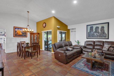 Villa ou maison à vendre à Weston, Floride: 3 chambres, 149.67 m2 № 1804367 - photo 12