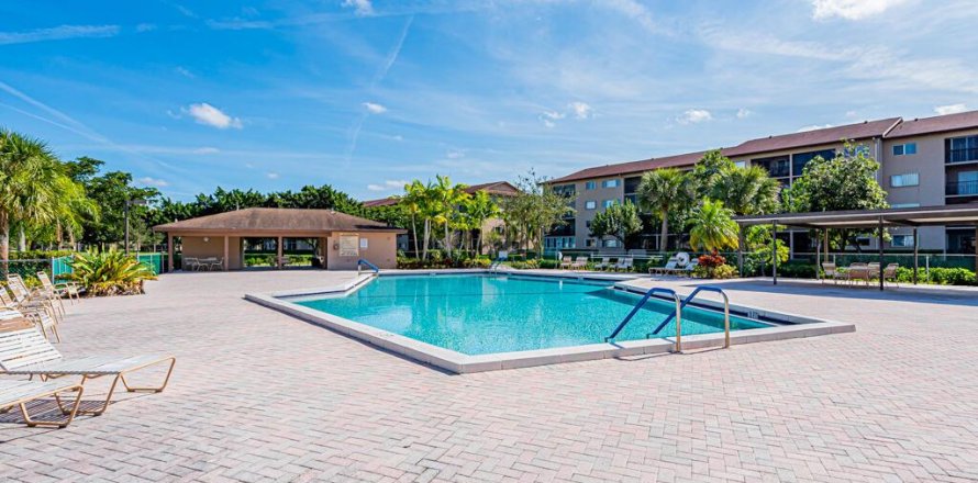Condo in Pembroke Pines, Florida, 2 bedrooms  № 913633