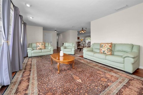 Villa ou maison à vendre à Seminole, Floride: 4 chambres, 213.12 m2 № 1749662 - photo 11