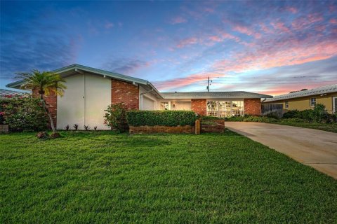 Villa ou maison à vendre à Seminole, Floride: 4 chambres, 213.12 m2 № 1749662 - photo 2