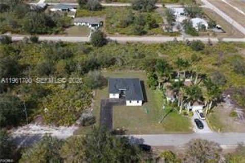 Villa ou maison à vendre à Lehigh Acres, Floride: 3 chambres № 2024511 - photo 4