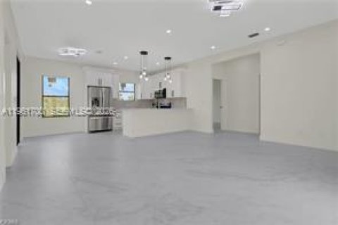 Villa ou maison à vendre à Lehigh Acres, Floride: 3 chambres № 2024511 - photo 7