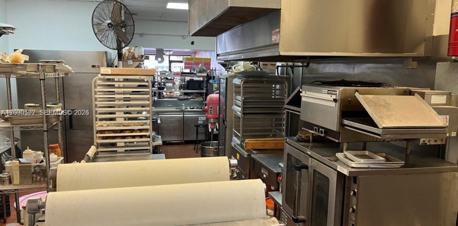 Immobilier commercial à Oakland Park, Floride № 2153787