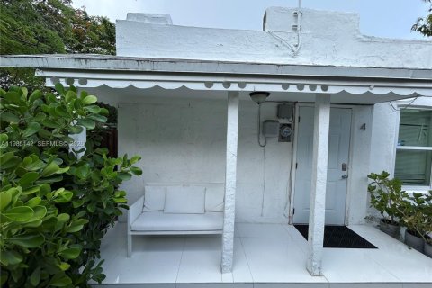 Дом в Майами, Флорида 2 спальни № 2050873