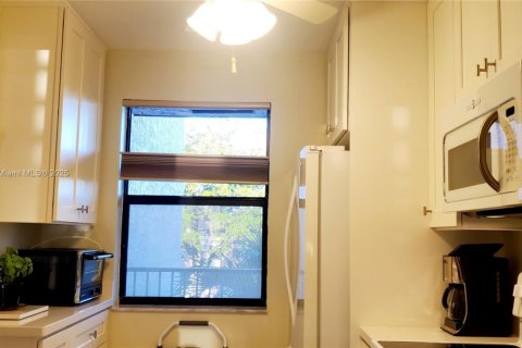 Condo in Sunrise, Florida, 2 bedrooms  № 1864408 - photo 3