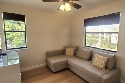 Condo in Sunrise, Florida, 2 bedrooms  № 1864408 - photo 20