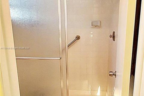 Condo in Sunrise, Florida, 2 bedrooms  № 1864408 - photo 19