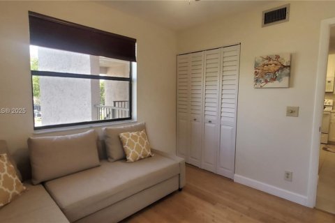 Condo in Sunrise, Florida, 2 bedrooms  № 1864408 - photo 21