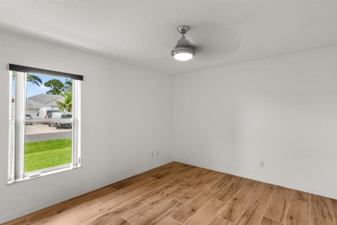 Casa en venta en Port St. Lucie, Florida, 3 dormitorios, 198.72 m2 № 2332410 - foto 18