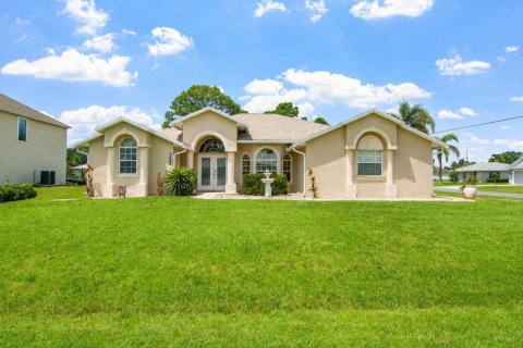 Casa en Port St. Lucie, Florida 3 dormitorios, 198.72 m2 № 2332410