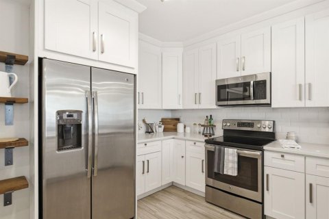 Condo in Tampa, Florida, 2 bedrooms № 2238492 - photo 6