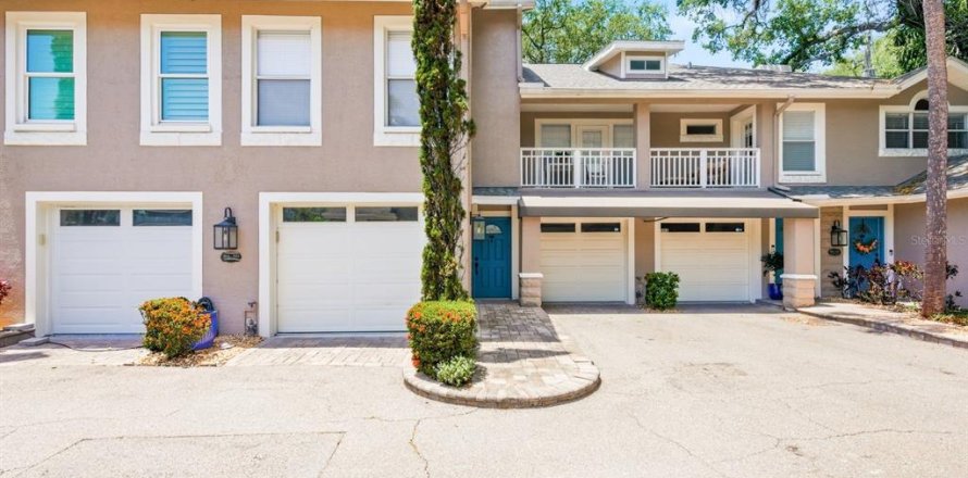Condo in Tampa, Florida, 2 bedrooms № 2238492