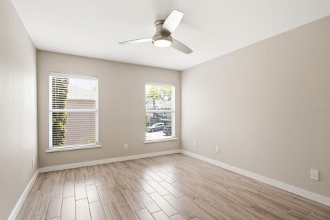 Condo in Tampa, Florida, 2 bedrooms № 2238492 - photo 25