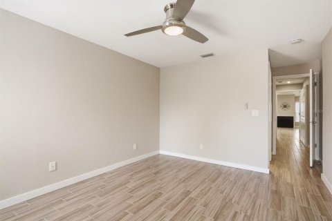 Condo in Tampa, Florida, 2 bedrooms № 2238492 - photo 26