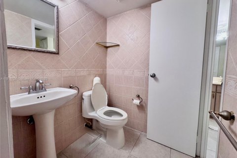Copropriété à vendre à Aventura, Floride: 1 chambre, 68.84 m2 № 1970905 - photo 11
