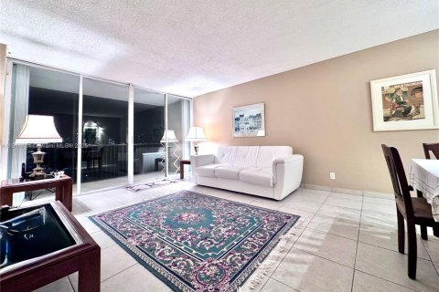 Copropriété à vendre à Aventura, Floride: 1 chambre, 68.84 m2 № 1970905 - photo 6
