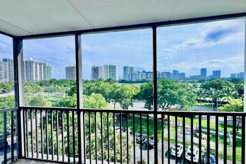 Copropriété à vendre à Aventura, Floride: 1 chambre, 68.84 m2 № 1970905 - photo 1