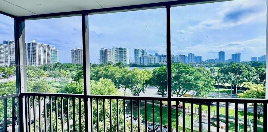 Condo à Aventura, Floride, 1 chambre № 1970905