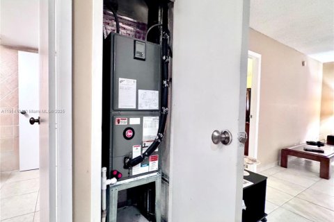 Copropriété à vendre à Aventura, Floride: 1 chambre, 68.84 m2 № 1970905 - photo 12