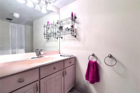 Copropriété à vendre à Aventura, Floride: 1 chambre, 68.84 m2 № 1970905 - photo 9