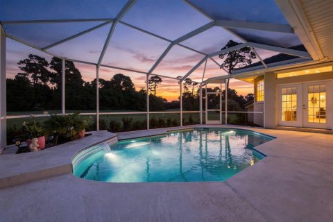 Casa en Port St. Lucie, Florida 3 dormitorios, 198.9 m2 № 2412820