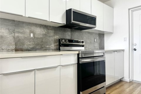 Кондоминиум с 1 спальней в Норт-Майами-Бич, Флорида № 2044954