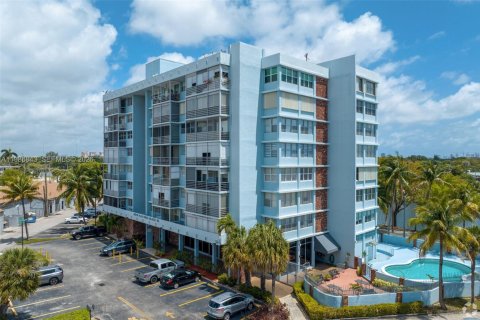 Купить кондоминиум в Норт-Майами-Бич, Флорида 1 спальня, 73.39м2, № 2044954 - фото 25