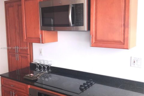 Снять в аренду кондоминиум в Майами, Флорида 2 спальни, 114.27м2, № 2078232 - фото 12