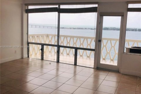 Снять в аренду кондоминиум в Майами, Флорида 2 спальни, 114.27м2, № 2078232 - фото 6