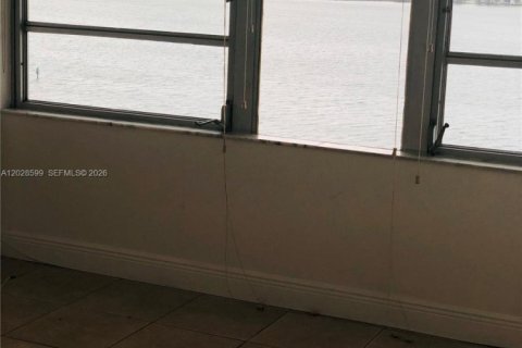 Снять в аренду кондоминиум в Майами, Флорида 2 спальни, 114.27м2, № 2078232 - фото 16