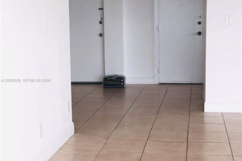 Снять в аренду кондоминиум в Майами, Флорида 2 спальни, 114.27м2, № 2078232 - фото 4