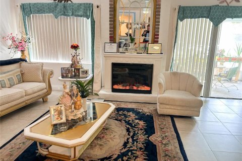 Condo in Altamonte Springs, Florida, 3 bedrooms  № 1908975 - photo 2