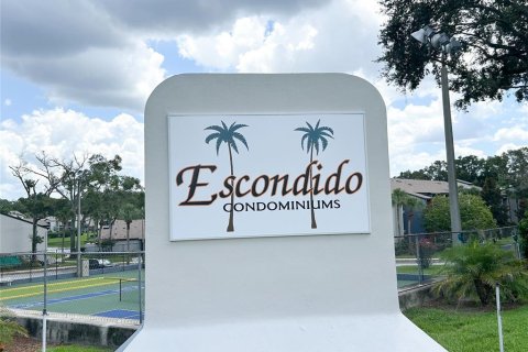 Condo in Altamonte Springs, Florida, 3 bedrooms  № 1908975 - photo 1