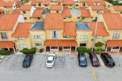 Condominio en venta en Hialeah, Florida, 2 dormitorios, 70.14 m2 № 1833971 - foto 25